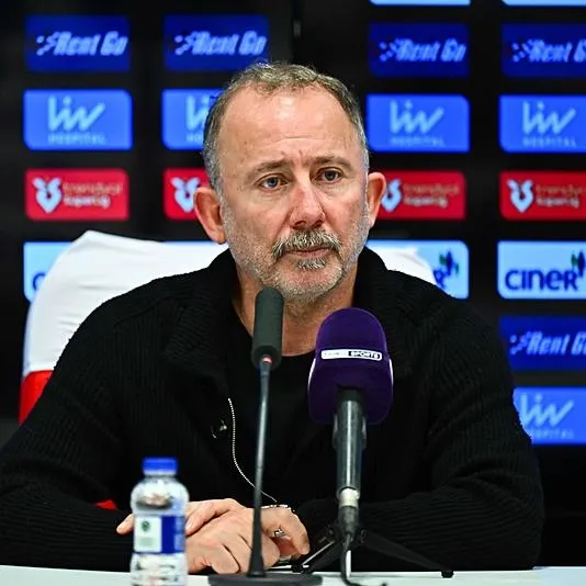 Sergen Yalçın Beşiktaş’ta istemiyor!