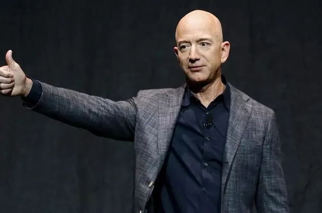 Amazon'un CEO'su Jeff Bezos şişti