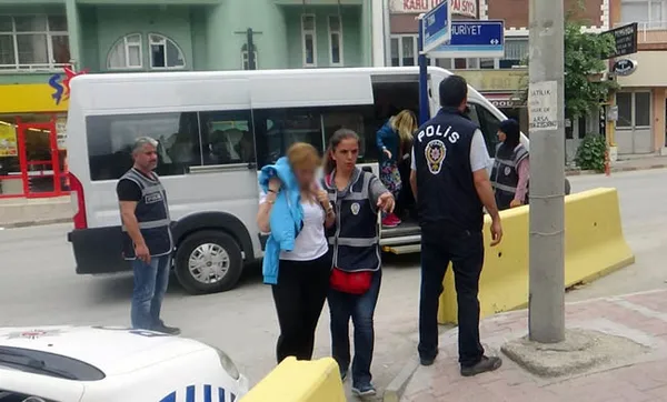 Burdur'da masaj salonundan çıkanlar polisi bile şoke etti-3