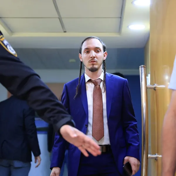 Rezalet görüntüler: İsrailli aşırı sağcı yetkili Chanamel Dorfman, 5 Filistinlinin öldürüldüğü yerde tuvaletini yaptı!-4