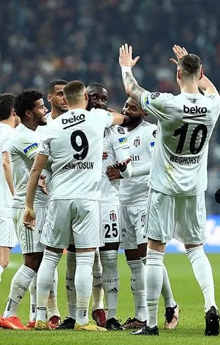 Kartal hayata döndü! Beşiktaş, Adana Demirspor’u Masuaku’nun frikiği ile geçti