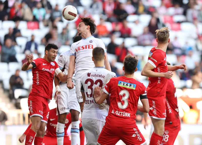 Trabzonspor Antalya'dan kaçamadı - 10