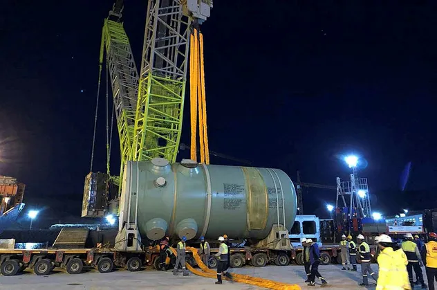 Akkuyu NGS'de önemli adım! İkinci güç ünitesinin reaktör basınç kabı inşaat sahasına ulaştı