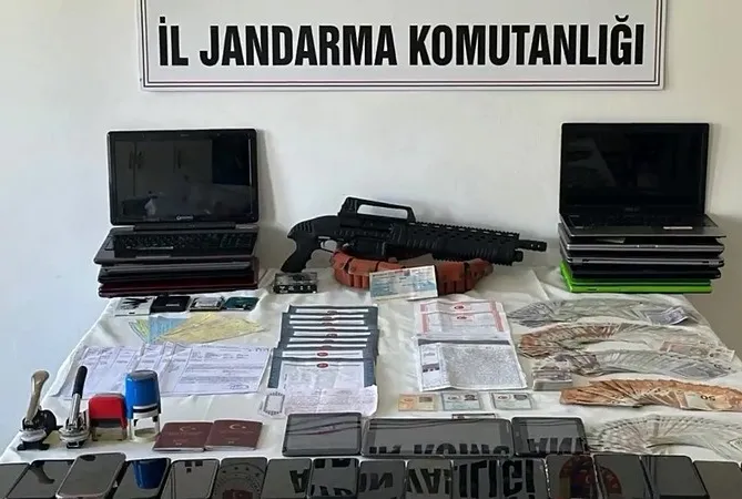 8 ilde organize suç örgütüne operasyon!