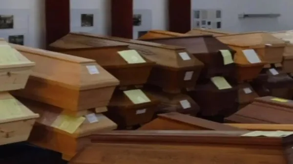 Cesetler doldu taştı! O ülkede koronavirüs alarmı!-3