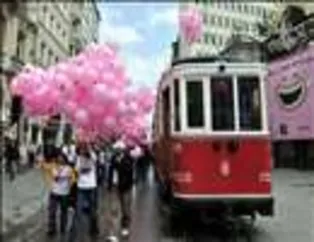 Gökten balon yağdı