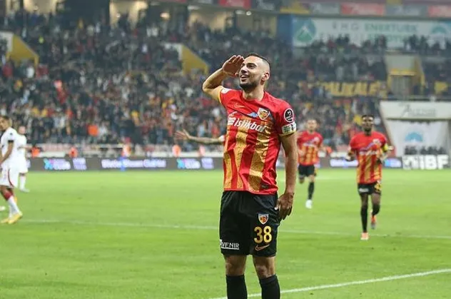 Onur Bulut kapışması! Beşiktaş ve Trabzonspor milli sağ bekin peşine düştü