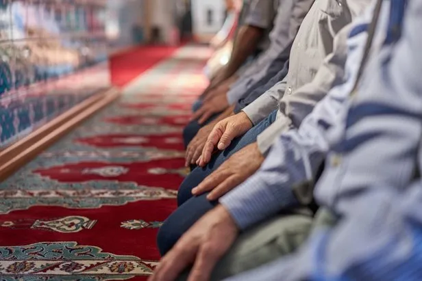 cuma namazi evde kilinabilir mi evde cuma namazi nasil kilinir diyanet takvim