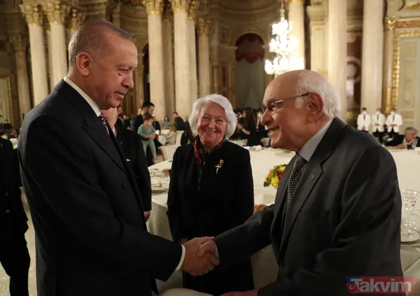 Hakan Ural Dolmabahçe Sarayı’nda gerçekleşen iftardan Başkan Recep Tayyip Erdoğan ile fotoğrafını paylaştı: "Sevmek ayıp mı yahu" - 40