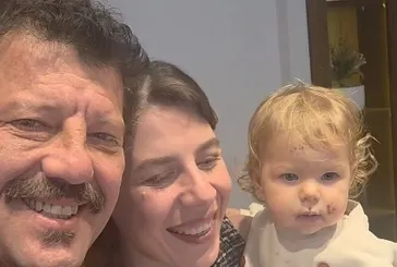 İlker Aksum eşinin doğum gününü kutladı