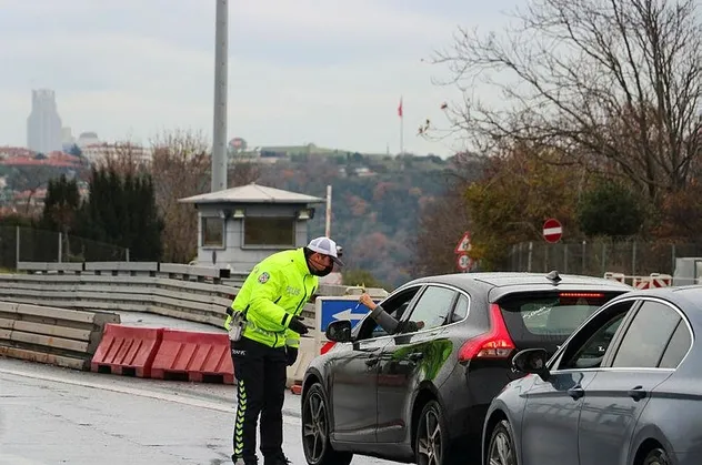 Son dakika: Bakanlıktan "sokağa çıkma kısıtlaması" açıklaması: Toplam 39 bin 146 kişiye adli ya da idari işlem yapıldı