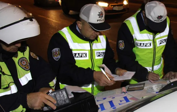 Sürücüler dikkat! Trafikte yeni cezalar geliyor-6