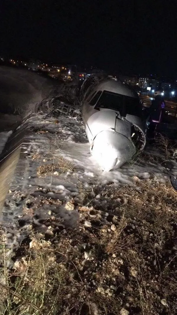 Atatürk Havalimanı'nda jet düştü