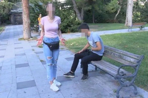 Şişli'de şoke eden olay! Erkek arkadaşını iki yerinden bıçaklayıp yanında bekledi