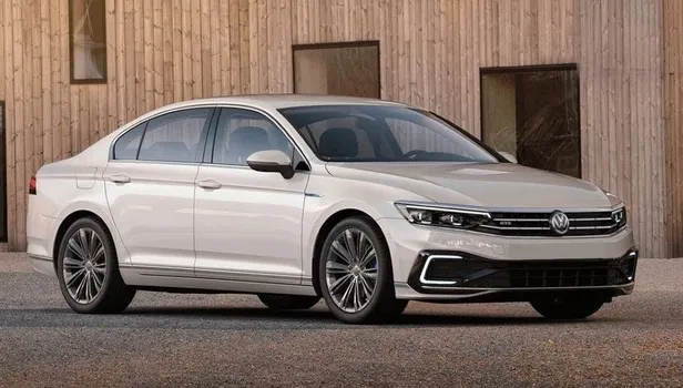 passat-sedan-kalkti-mi-neden-kalkti-2022-volkswagen-passat-sedan-uretimi-durdu-mu-neden-1670306091557.jpg