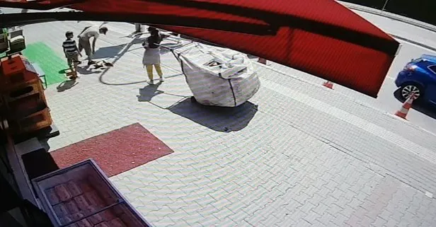 Sigarası ve cep telefonu saniyeler içinde çalındı