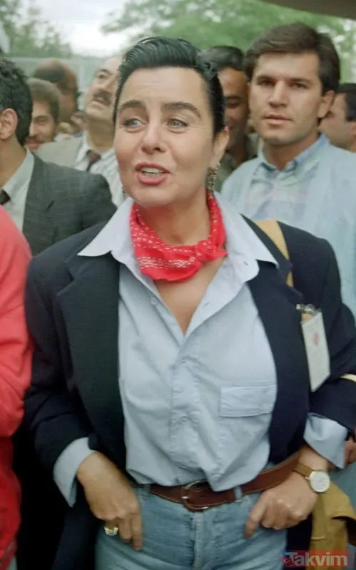 Hülya Koçyiğit ve Filiz Akın ölümünün 2. yıl dönümünde Fatma Girik'i unutmadı "Sanki her an telefonum çalacakmış gibi" Yeşilçam'ın 4 yapraklı yoncası... - 3