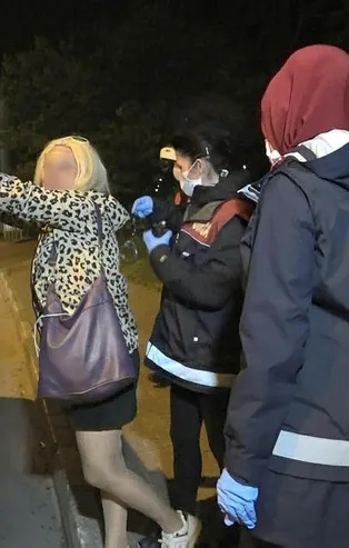 Bursa'da yol kenarında fuhuş pazarlığı! Gözaltına alınan kadına 'koronavirüs' cezası