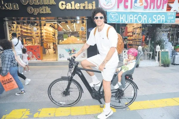 Deniz Uğur ve Erdinç Gülener, balayı tatiline tam gaz devam ediyor-6