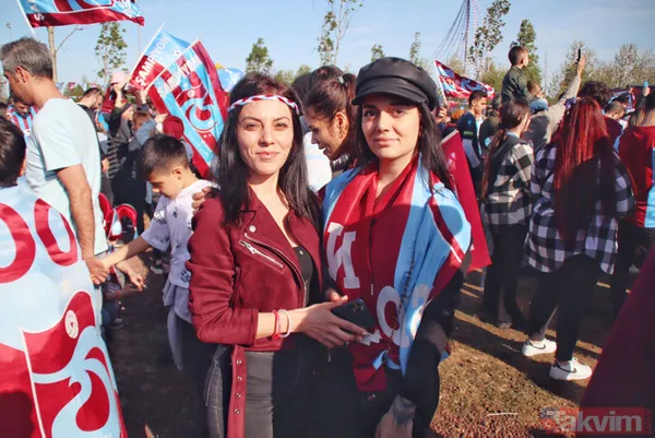 Yenikapı'da bordo-mavi coşku! Trabzonspor taraftarından ışık şov - 11