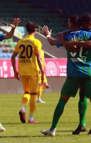 8 gol, 2 penaltı, 1 kırmızı kartlık maçta gülen taraf Rizespor | Maç sonucu: Çaykur Rizespor 5-3 Ankaragücü