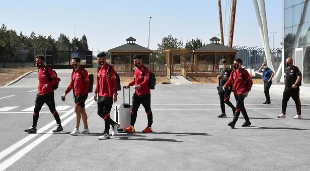 Son dakika: A Milli Futbol Takımı, Sırbistan maçı için Belgrad'da-3