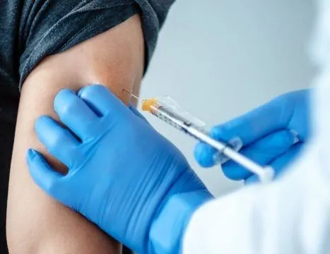 Corona aşısı orucu bozmaz