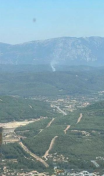 mugla-ulada-orman-yangini-dumanlar-yukseldi-1691486907511.jpeg Muğla Ula'da orman yangını: Dumanlar yükseldi-2
