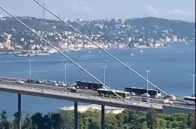 15 Temmuz Şehitler Köprüsü'nde metrobüs arızası!