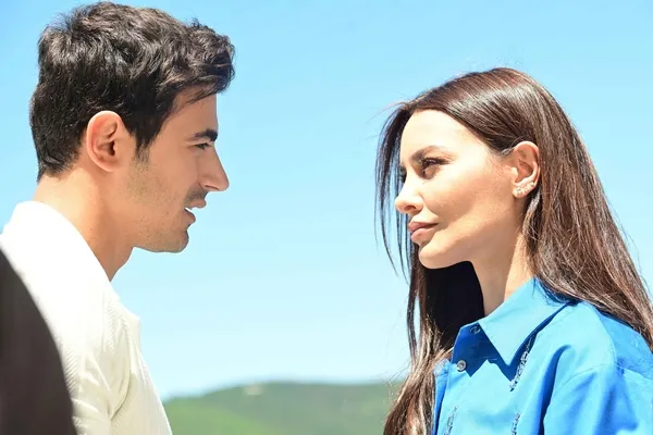 uvey-anne-6-bolumuyle-nefes-kesti-serapin-planlari-bir-bir-isliyor-1690884337222.jpg Üvey Anne 6. bölümüyle nefes kesti: Serap’ın planları bir bir işliyor!-6