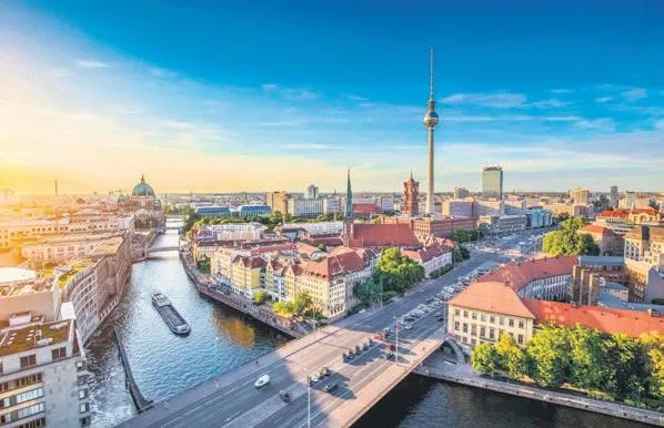 copten-dram-cikti-babasini-cop-evde-terk-edilmis-halde-buldu-1691016330754.jpeg Çöpten dram çıktı! Babasını çöp evde terk edilmiş halde buldu-10