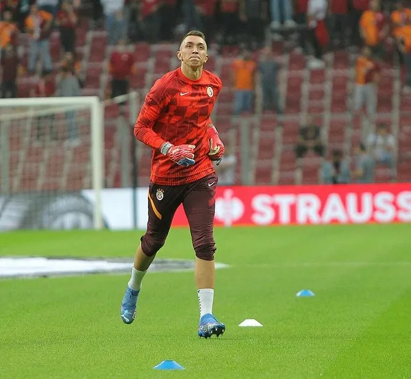 Tuzla ve İstanbul maçlarında 7 gol yenmesine çok sinirlendi! Fatih Terim savunma için düğmeye bastı-7