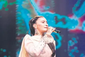 Ünlü popçu Sıla Harbiye’yi salladı