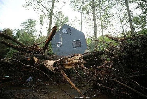 Felakette kahreden detay!