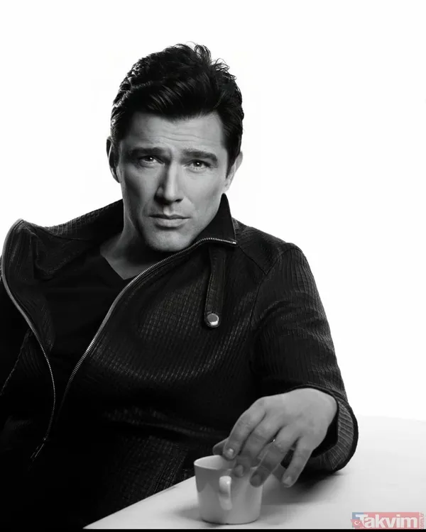 19 yıllık eşine bakın! 3 çocuk babası Hakan Ural önce Sibel Can’dan olan kızı Melisa'yı sonra sır gibi sakladığı eşini paylaştı! - 9