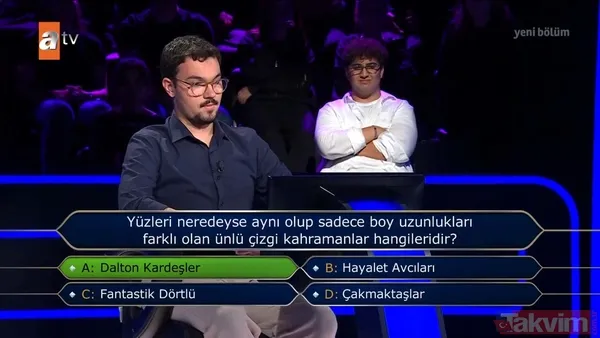 "Kim Milyoner Olmak İster?"de heyecan dolu anlar: Yarışmacı doğru karar verdiğine sevindi! "Hangisi "banlamak" kelimesinin sözlükteki anlamlarından biridir?" - 8