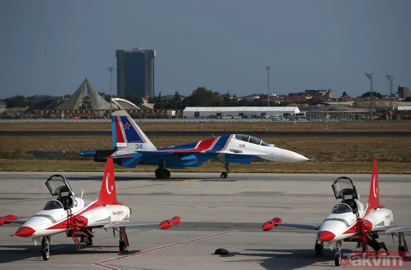 Rus Şövalyeleri TEKNOFEST'te! Su-30 pilotlarının gösteri uçuşu nefes kesti - 11