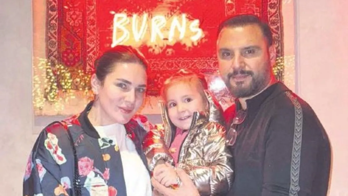 Şarkıcı Alişan ve eşi Buse Varol'dan dost ziyareti!