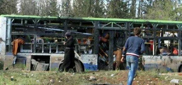 Suriye'de rejim bölgesinden çıkan konvoya bombalı araçla saldırı düzenlendi, 112 kişi hayatını kaybetti
