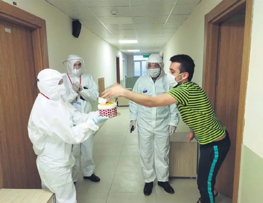 Karantinada doğum günü