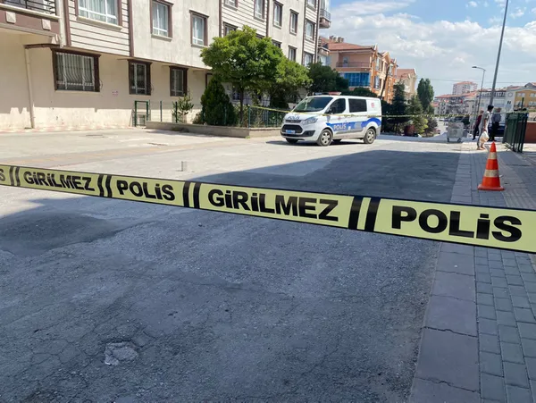 ankarada-iliskilerine-karsi-ciktigi-ablasini-ve-sevgilisini-pompaliyla-vurdu-1662986070228.jpg Ankara'da ilişkilerine karşı çıktığı ablasını ve sevgilisini pompalıyla vurdu-5