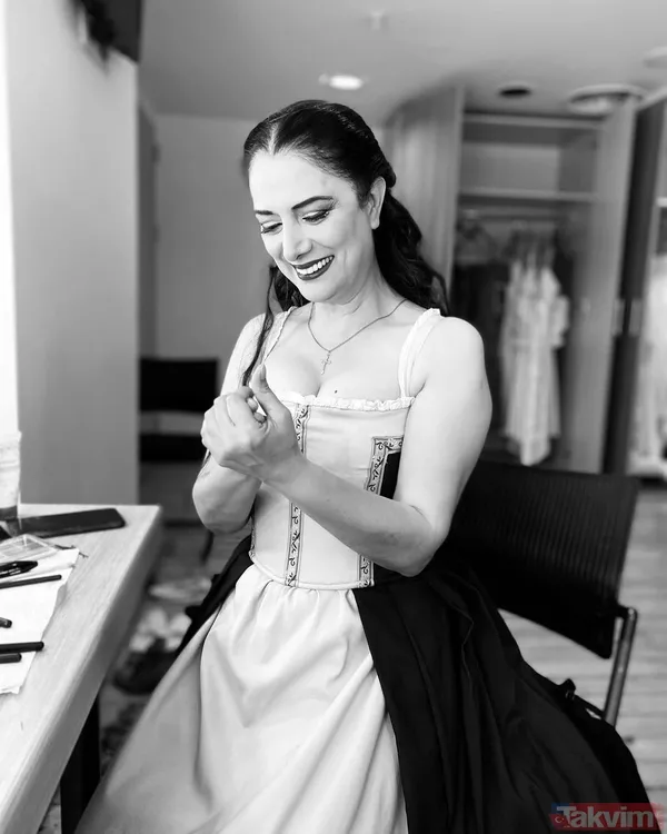 Üç Kız Kardeş’in acımasız Rüçhan’ı Veda Yurtsever’in eski eşi bakın kim! Duyan inanamadı meğer Güldür Güldür’ün yıldızıyla... - 20