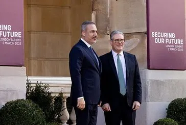 Sen bakma o amcaya zirvesi