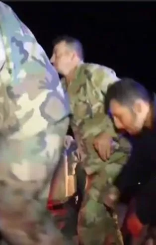 Resulayn'da yakalanan 18 rejim askeri Rusya'ya böyle teslim edildi