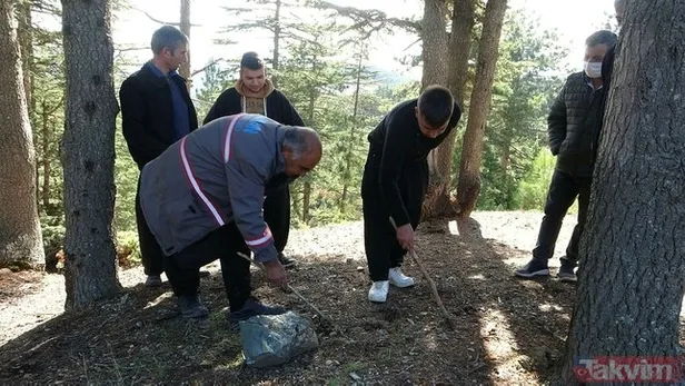 japonya-ve-guney-kore-bunun-hastasi-beyaz-altin-icin-ormana-akin-ediyorlar-gunluk-10-bin-tl-ise-1605813399250.jpg Japonya ve Güney Kore bunun hastası! Beyaz altın için ormana akın ediyorlar! Günlük 10 bin TL ise...-9