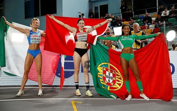 avrupa-salon-atletizm-sampiyonasinda-kadinlar-3-adim-atlama-finalinde-tugba-danismaz-altin-madalya-kazandi-1677957234558.jpeg Avrupa Salon Atletizm Şampiyonası'nda kadınlar 3 adım atlama finalinde Tuğba Danışmaz altın madalya kazandı-9