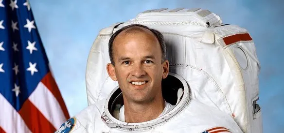 UZAYDA KESİNTİSİZ EN UZUN SÜRE KALAN ASTRONOT DÜNYA'YA DÖNDÜ
