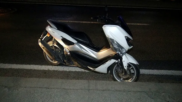 Son dakika: Avcılar'da TEM'i kilitleyen kaza! Motokurye hayatını kaybetti-2