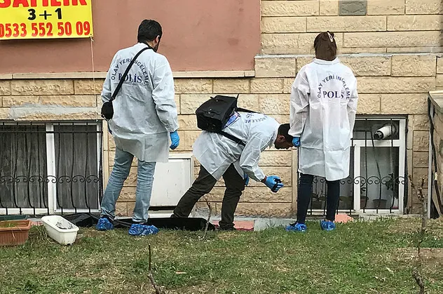 Beylikdüzü'nde intihar! 13'üncü kattan atladı