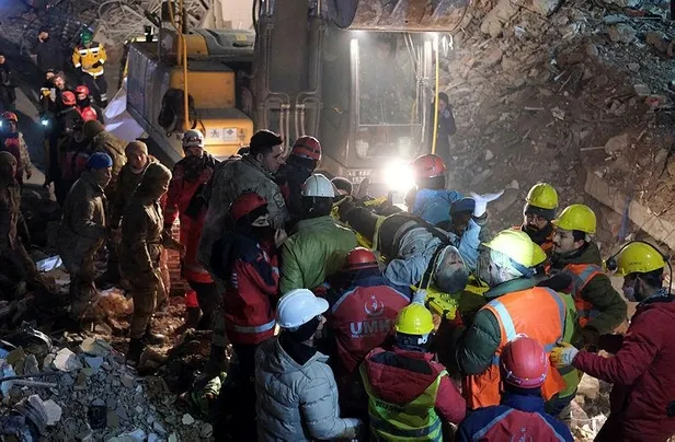 washington-post-deprem-ile-ilgili-carpici-bir-habere-imza-atti-sarsintida-ortaya-cikan-enerji-1676166437256.jpeg Washington Post deprem ile ilgili çarpıcı bir habere imza attı! Sarsıntıda ortaya çıkan enerji...-3